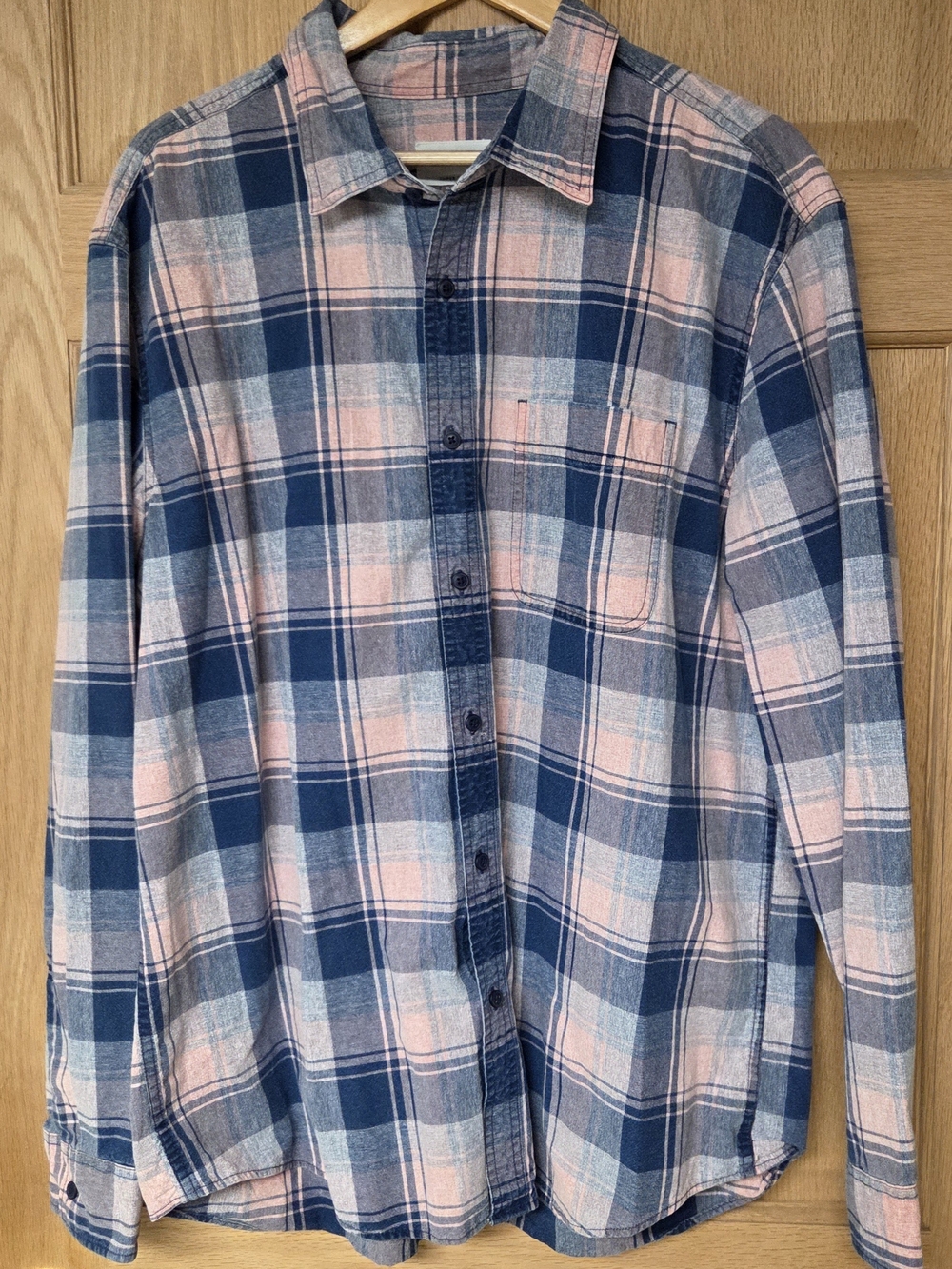 American Eagle X-Large Men's Blue and‎ Pink Plaid Button-Up Shirt